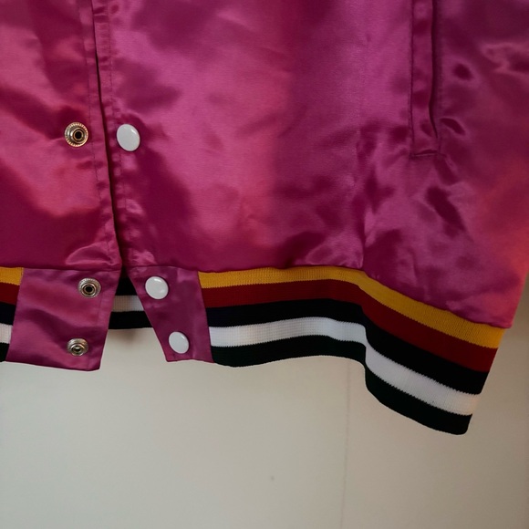 brand new! stranger things 4 rink-o-mania rollerskating rink pink satin bomber🛼 - Picture 5 of 8